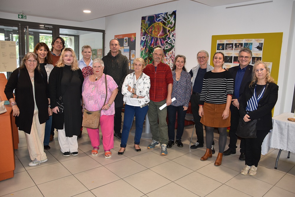 Groupe vernissage expo peinture Maison citoyenne Romans